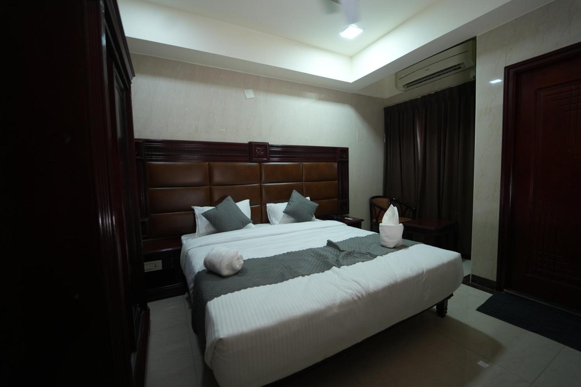 Hotel Mazus Urban Express Mysore Exterior foto