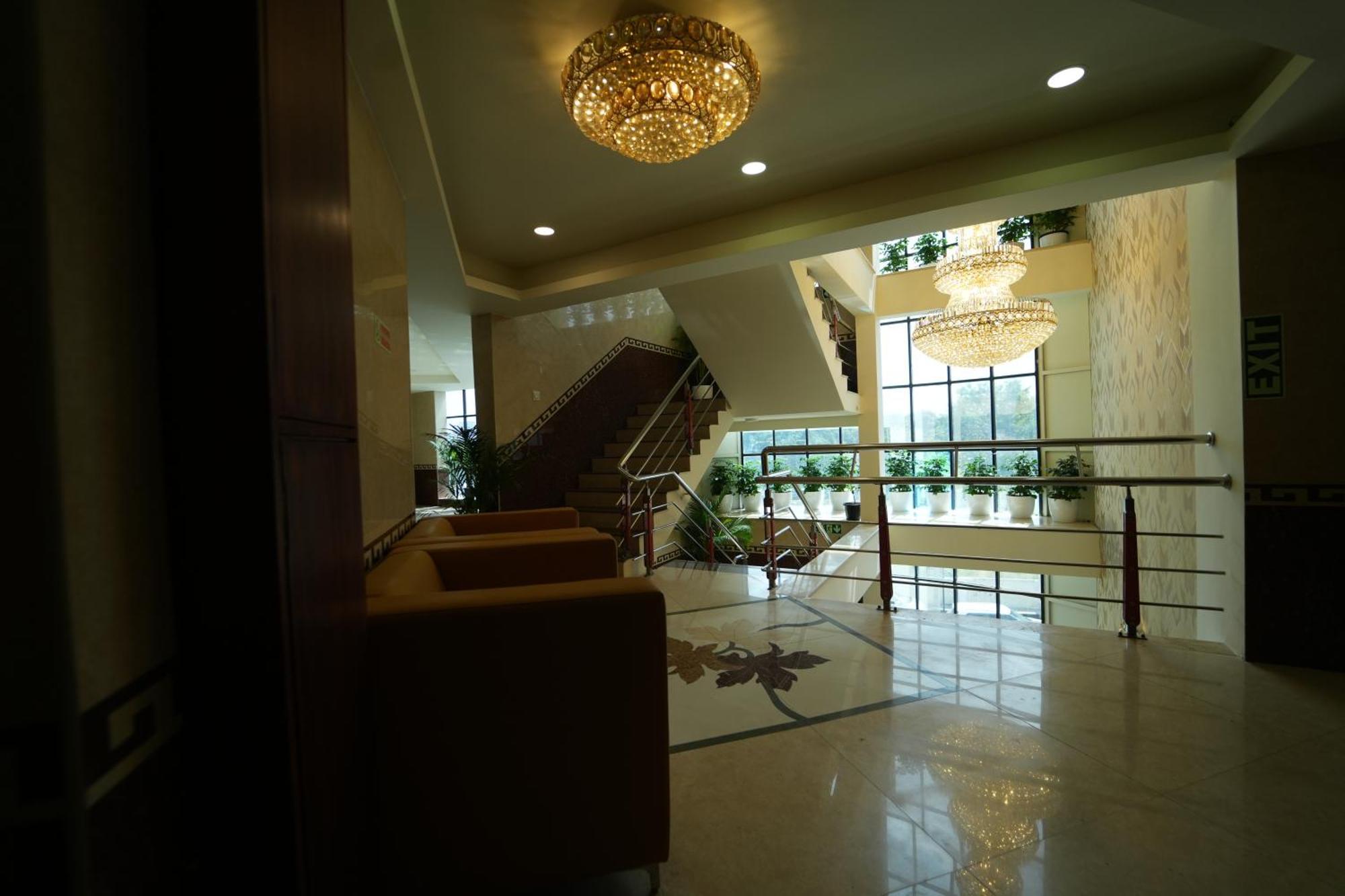 Hotel Mazus Urban Express Mysore Exterior foto